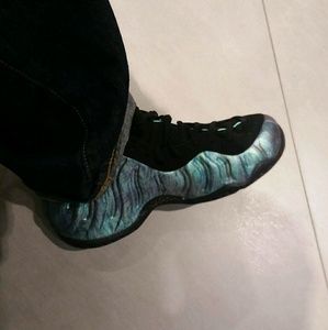 Meet your Posher, Lloyd